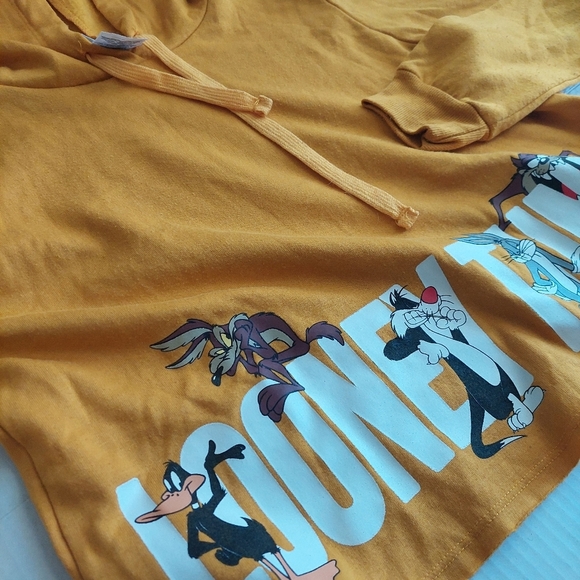 Yellow Looney Tunes Hoodie Small - Picture 3 of 3